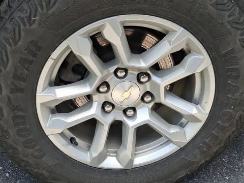 More photos of 2023 Chevrolet Silverado 1500 4WD Crew Cab Short Bed LT with 2FL at Brown Daub Chevrolet of Nazareth, PA