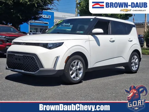 White 2024 Kia Soul LX for sale in Nazareth, PA