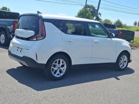 More photos of 2024 Kia Soul LX at Brown Daub Chevrolet of Nazareth, PA
