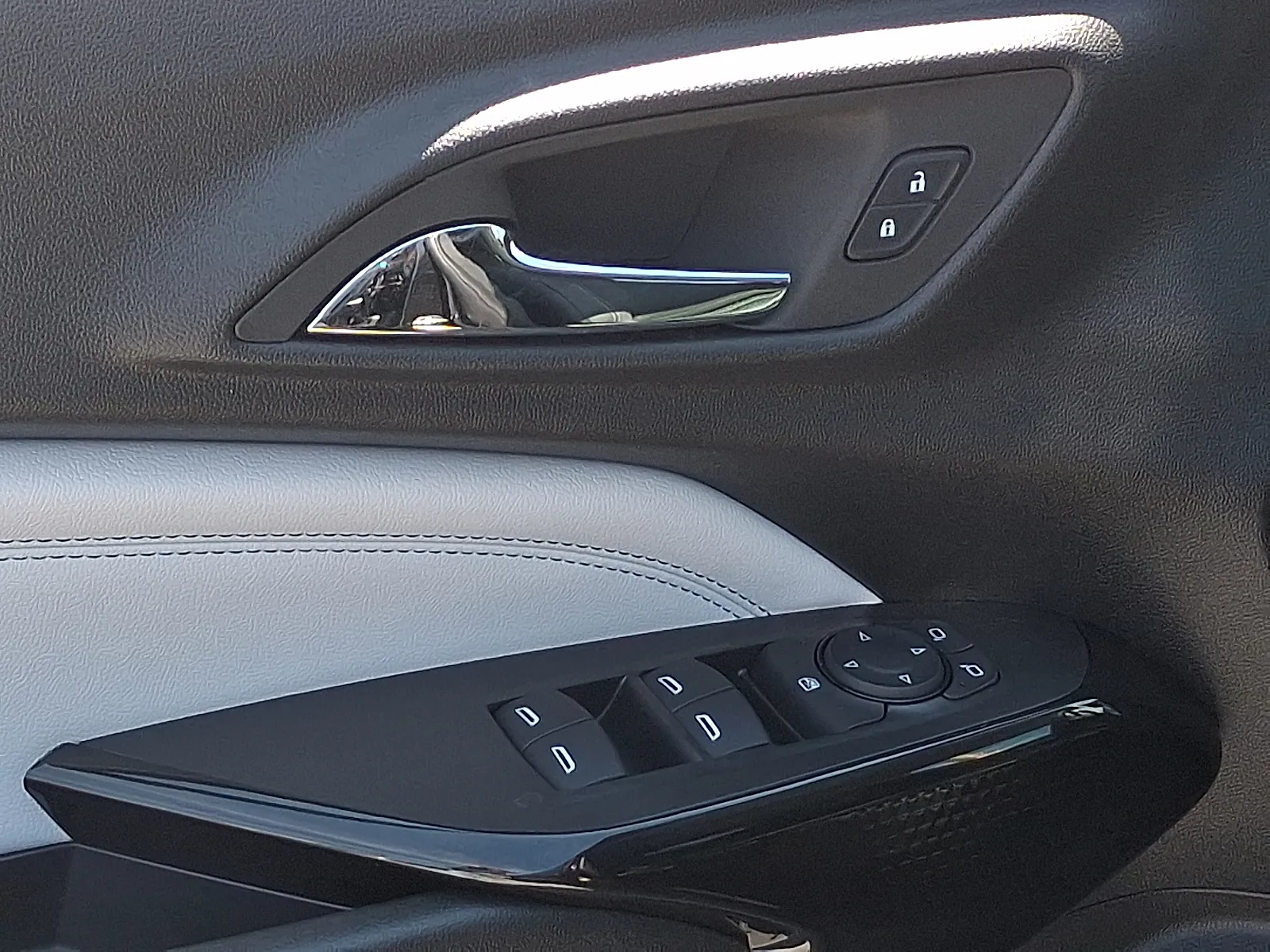 2026 Chevrolet Trax LT - Photo 10