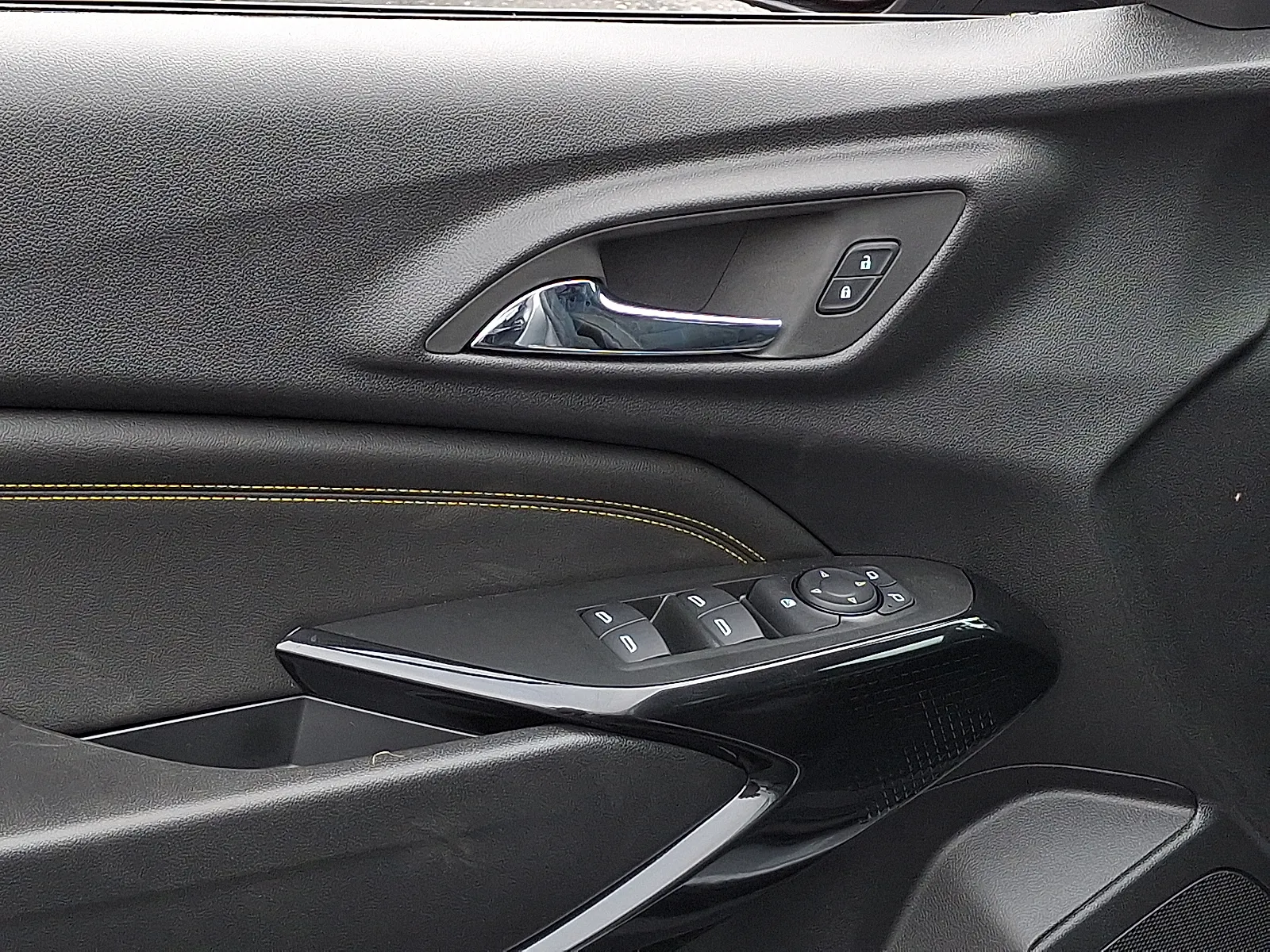 2026 Chevrolet Trax LT - Photo 11