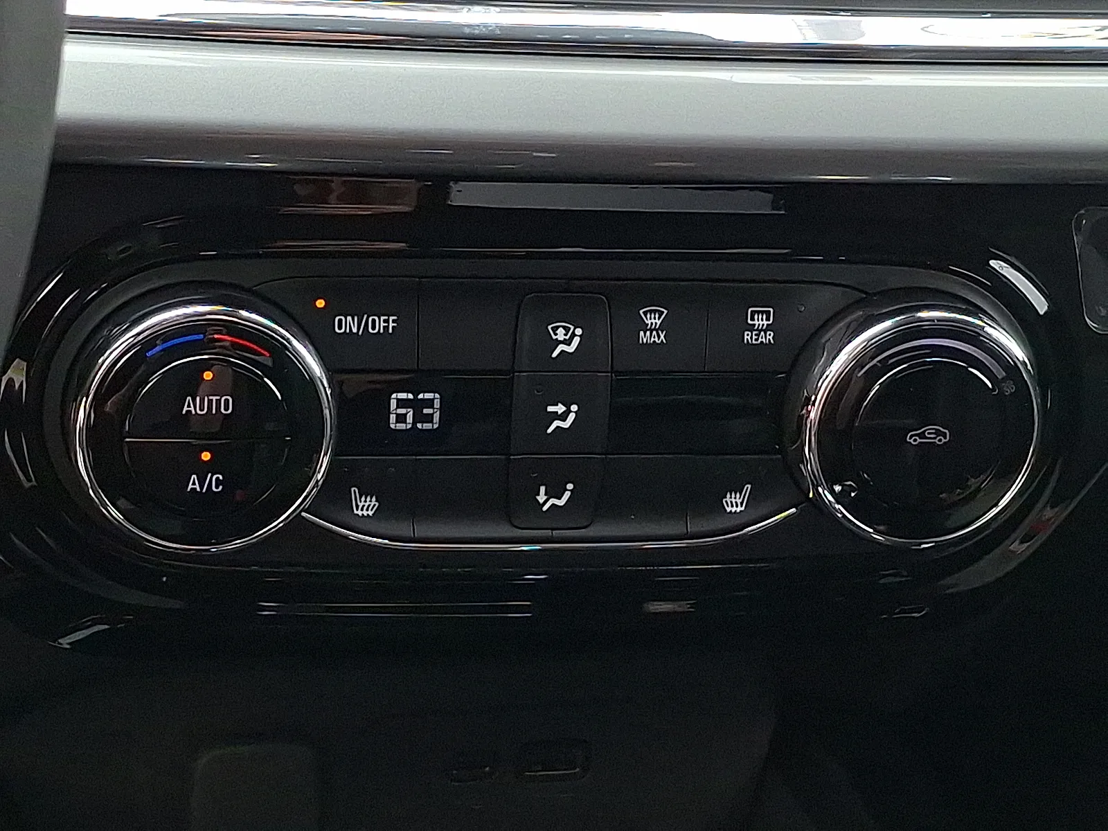 2026 Chevrolet Trax LT - Photo 16