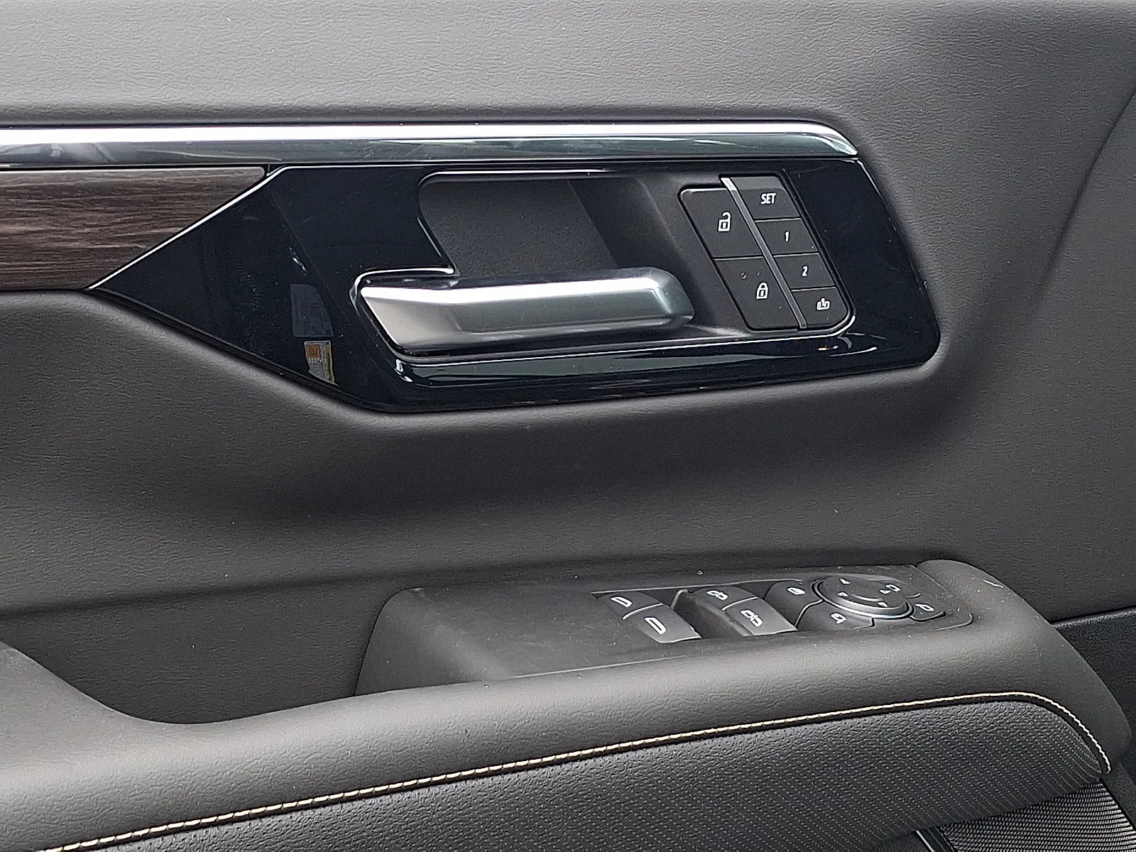 2026 Chevrolet Tahoe Premier - Photo 12