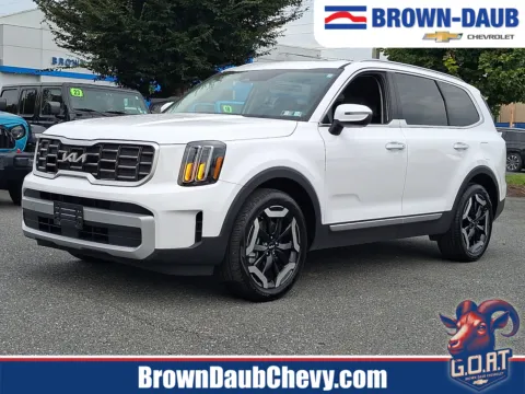 White 2025 Kia Telluride S for sale in Nazareth, PA