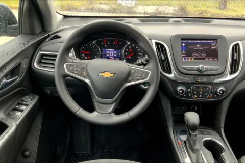 More photos of 2022 Chevrolet Equinox LT at Cable Dahmer Kia of Lawrence, KS