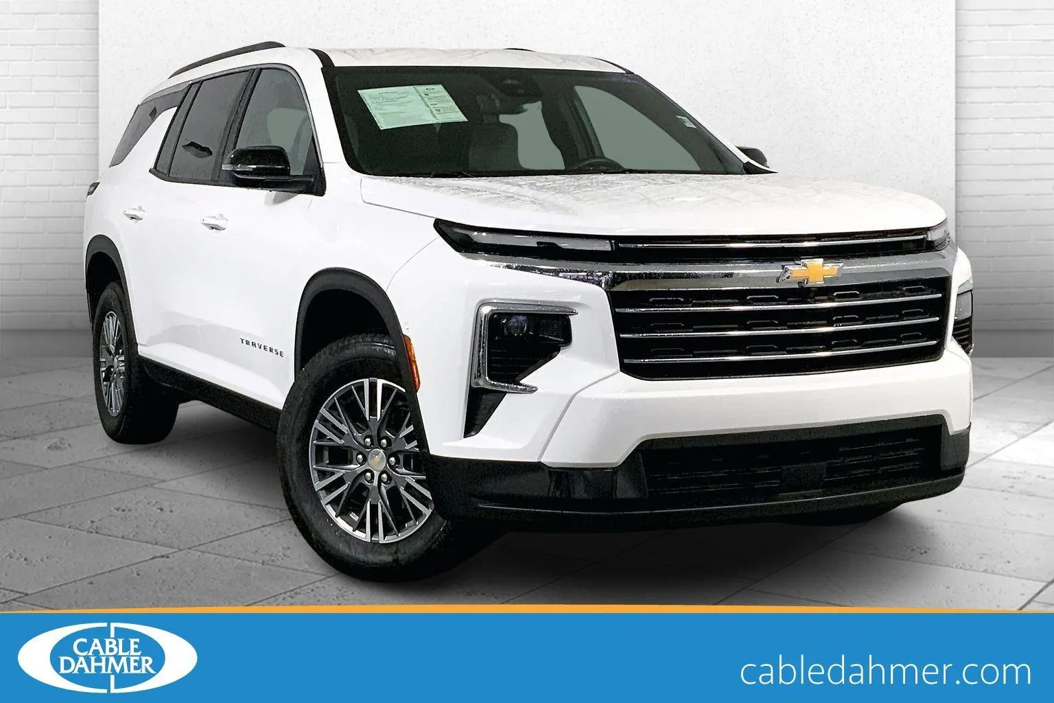 Used 2025 Chevrolet Traverse LT with VIN 1GNERGRS4SJ162968 for sale in Kansas City