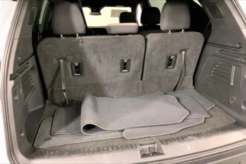 More photos of 2025 Chevrolet Traverse FWD LT at Cable Dahmer Kia of Lawrence, KS