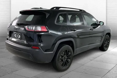 More photos of 2023 Jeep Cherokee Altitude Lux at Cable Dahmer Kia of Lawrence, KS