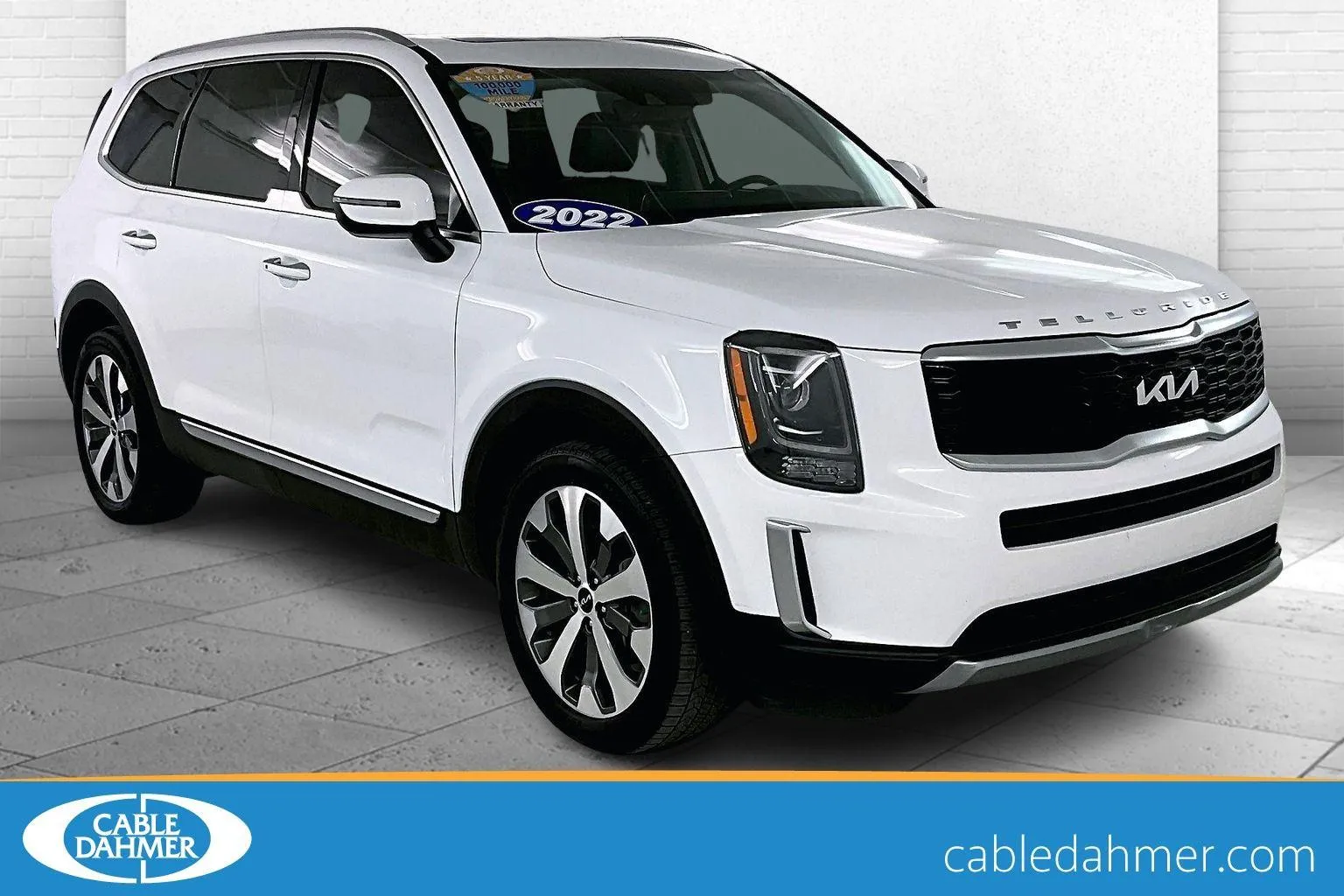 Used 2022 Kia Telluride S with VIN 5XYP6DHC5NG214079 for sale in Kansas City