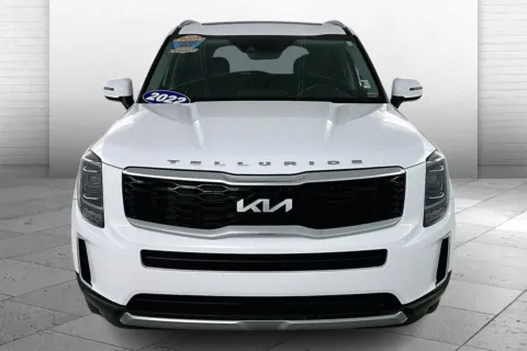Photos of 2022 Kia Telluride S for sale in Lawrence, KS at Cable Dahmer Kia of Lawrence