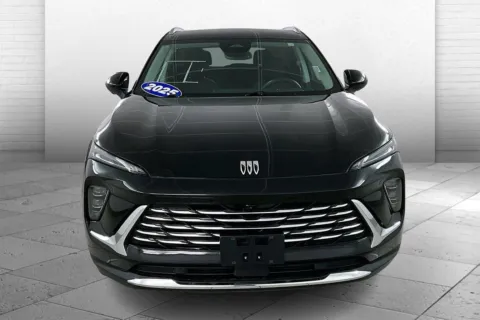 Photos of 2025 Buick Envision Preferred for sale in Lawrence, KS at Cable Dahmer Kia of Lawrence