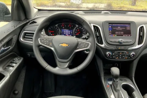 More photos of 2022 Chevrolet Equinox LT at Cable Dahmer Kia of Lawrence, KS