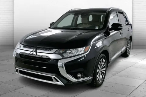 Another view of 2020 Mitsubishi Outlander SE for sale in Lawrence, KS at Cable Dahmer Kia of Lawrence