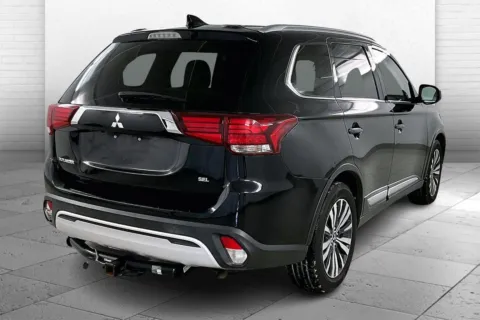 More photos of 2020 Mitsubishi Outlander SE at Cable Dahmer Kia of Lawrence, KS