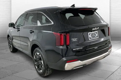More photos of 2024 Kia Sorento S at Cable Dahmer Kia of Lawrence, KS