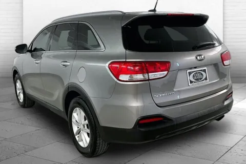 More photos of 2017 Kia Sorento LX at Cable Dahmer Kia of Lawrence, KS