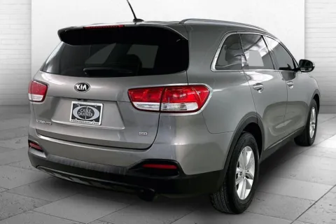 More photos of 2017 Kia Sorento LX at Cable Dahmer Kia of Lawrence, KS
