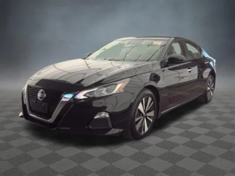 More photos of 2021 Nissan Altima 2.5 SV at McCloskey Imports & 4x4s (Licensed as McCloskey Isuzu), CO