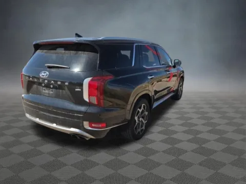 More photos of 2022 Hyundai Palisade Calligraphy at McCloskey Imports & 4x4s (Licensed as McCloskey Isuzu), CO