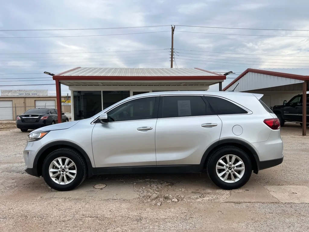 Silver 2019 KIA SORENTO L for sale in Abilene, TX