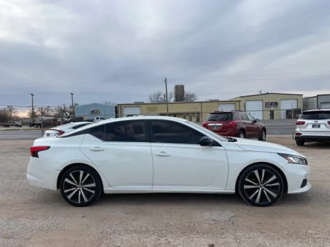 More photos of 2019 NISSAN ALTIMA 2.5 SR at AG Autoplex, TX