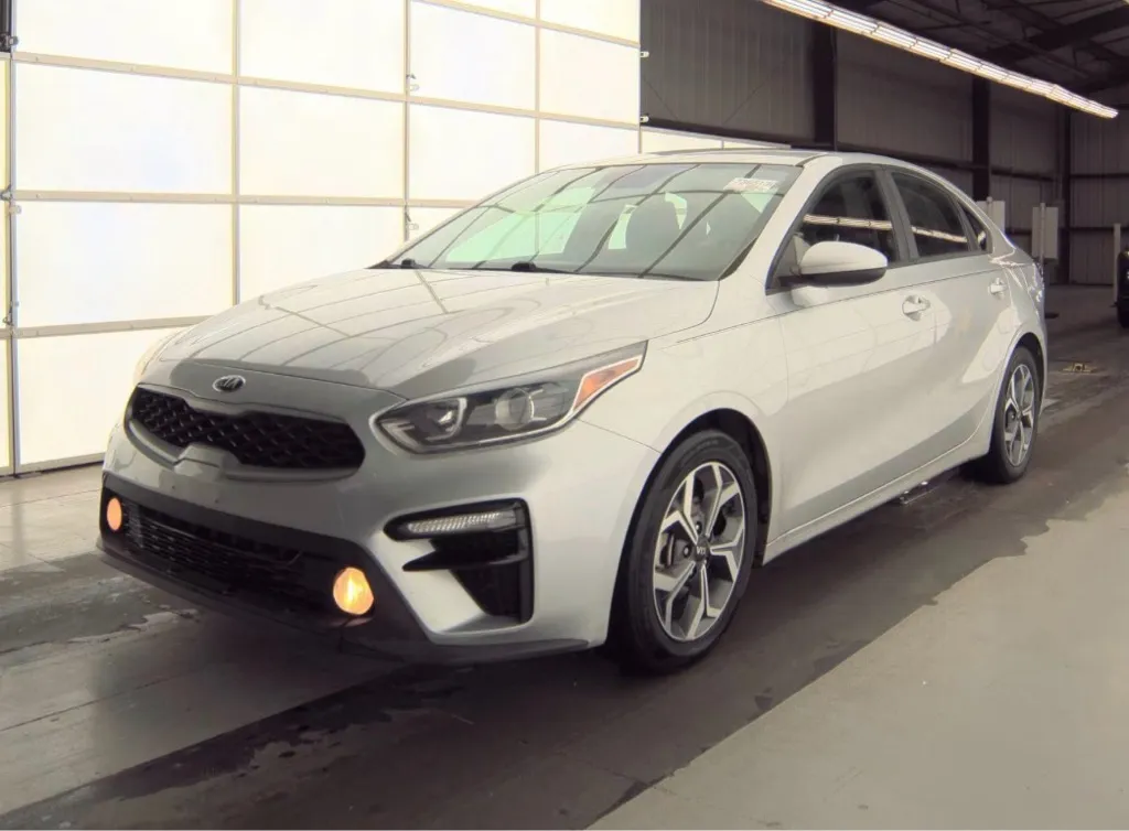 2019 Kia Forte LXS AT's photo