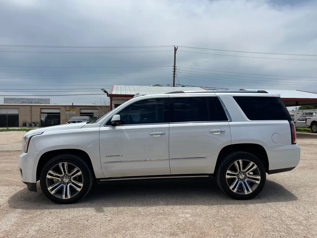 2019 GMC Yukon 4WD Denali's photo