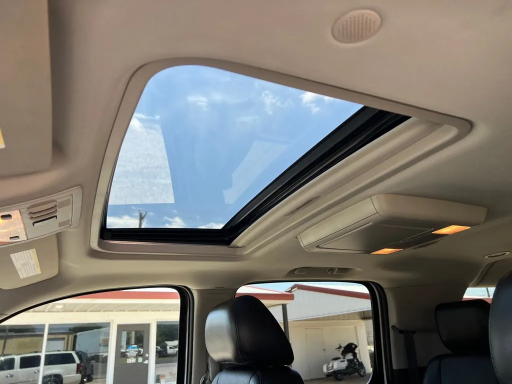 2013 Chevrolet Suburban LTZ - Photo 14
