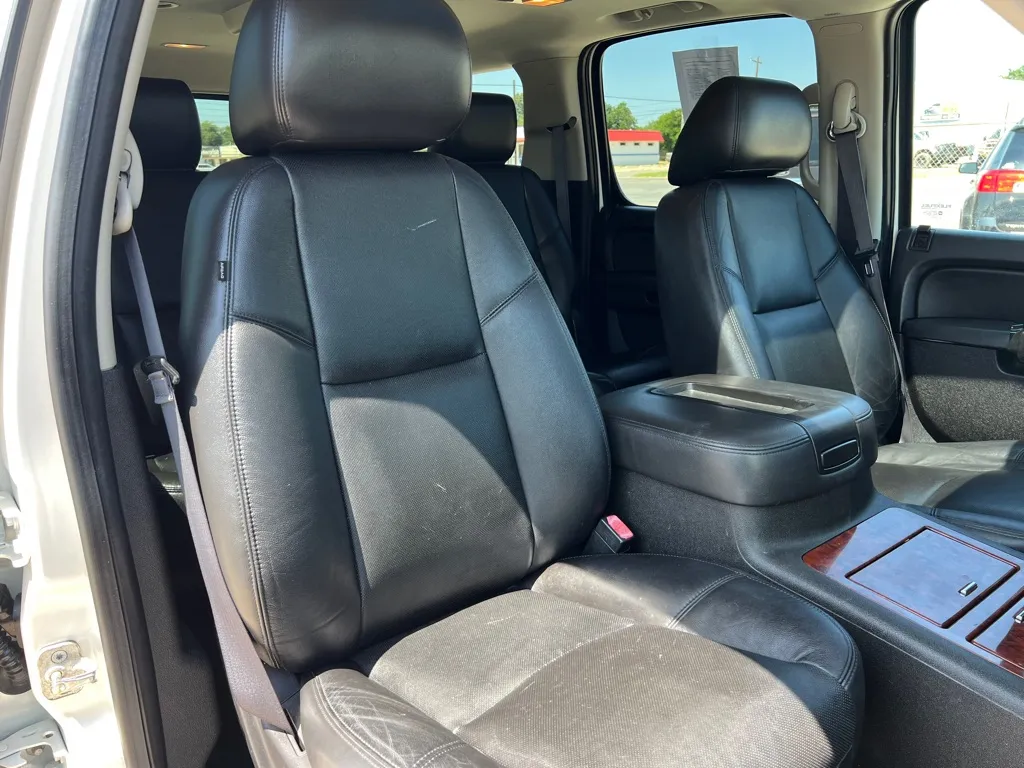 2013 Chevrolet Suburban LTZ - Photo 20