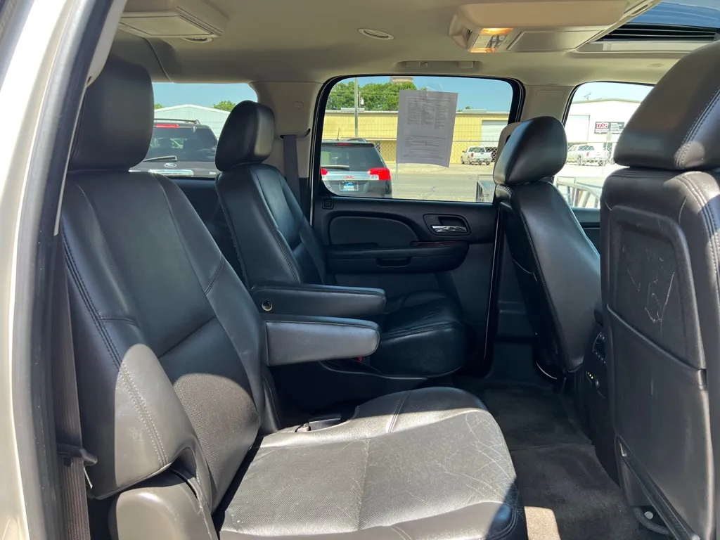 2013 Chevrolet Suburban LTZ - Photo 18