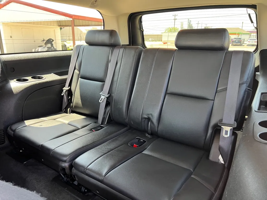 2013 Chevrolet Suburban LTZ - Photo 16