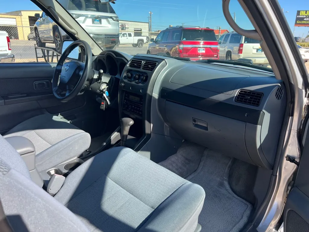 2004 Nissan Frontier XE - Photo 17
