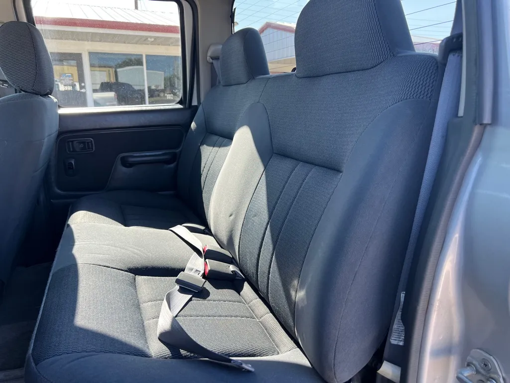 2004 Nissan Frontier XE - Photo 15