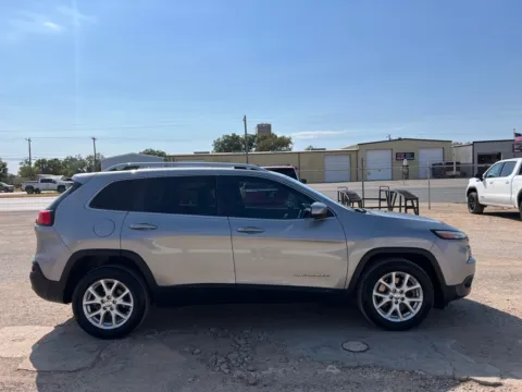 More photos of 2016 JEEP CHEROKEE LATITUDE at AG Autoplex, TX