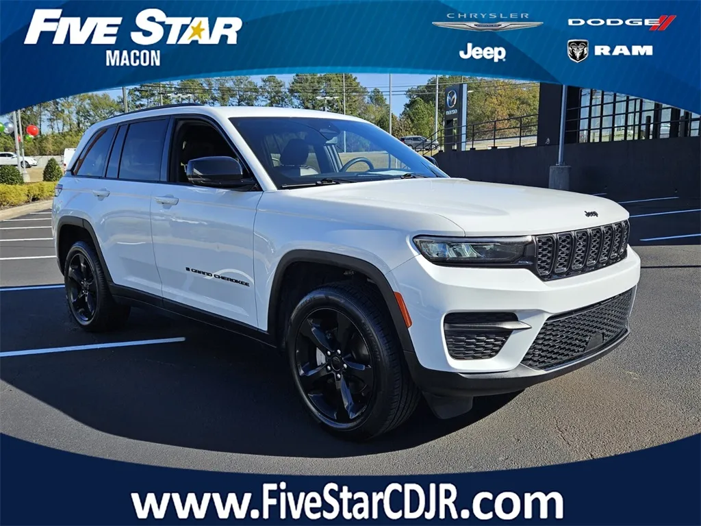 White 2023 Jeep Grand Cherokee Altitude for sale in Macon, GA