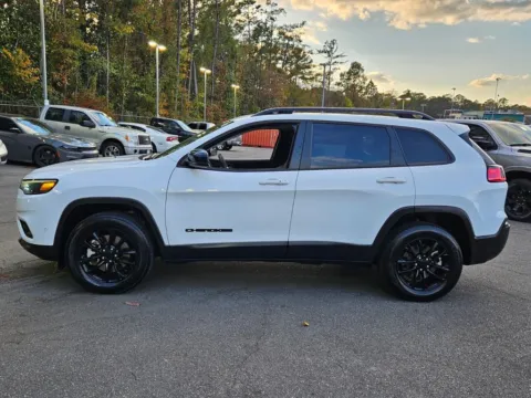 More photos of 2023 Jeep Cherokee Altitude at ALM CDJR Macon, GA