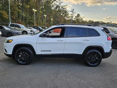 More photos of 2023 Jeep Cherokee Altitude at ALM CDJR Macon, GA