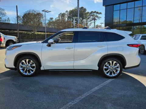 More photos of 2021 Toyota Highlander Hybrid Limited at ALM CDJR Macon, GA