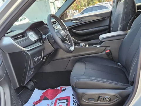 More photos of 2025 Jeep Grand Cherokee L Laredo at ALM CDJR Macon, GA