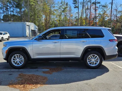 More photos of 2025 Jeep Grand Cherokee L Laredo at ALM CDJR Macon, GA