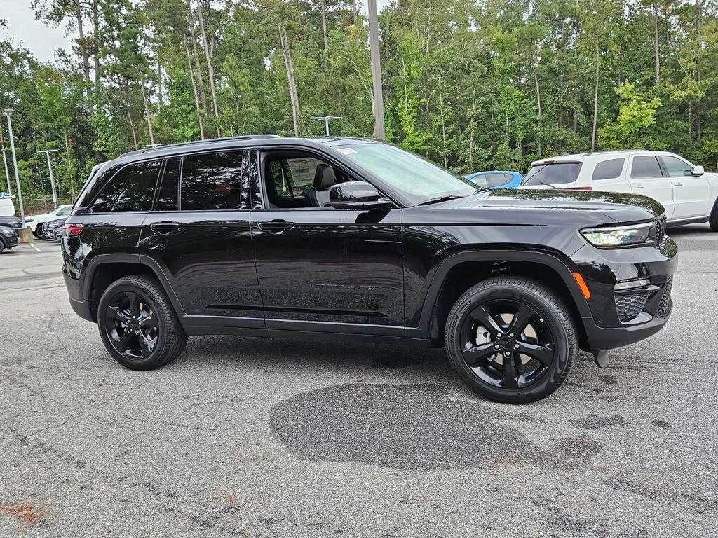 Black 2025 Jeep Grand Cherokee Limited for sale in Macon, GA