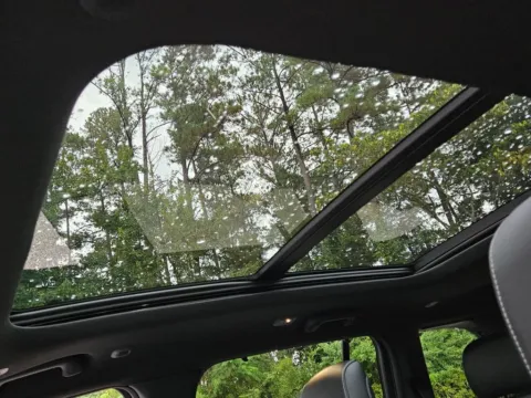 More photos of 2025 Jeep Grand Cherokee Limited at ALM CDJR Macon, GA