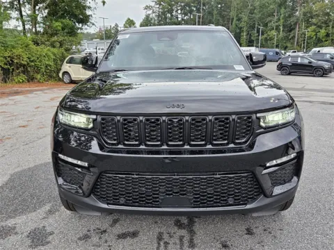 Photos of 2025 Jeep Grand Cherokee Limited for sale in Macon, GA at ALM CDJR Macon