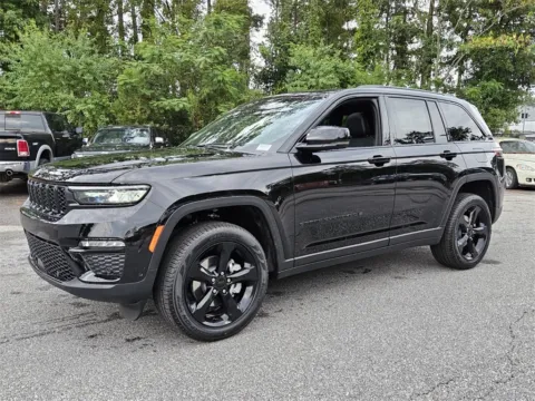 Another view of 2025 Jeep Grand Cherokee Limited for sale in Macon, GA at ALM CDJR Macon
