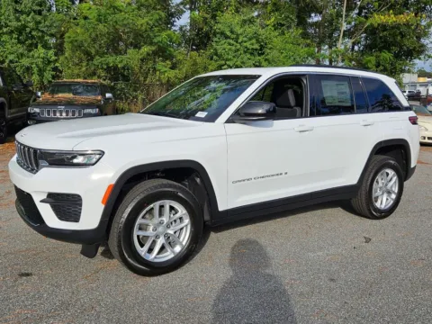 Another view of 2025 Jeep Grand Cherokee Laredo X for sale in Macon, GA at ALM CDJR Macon