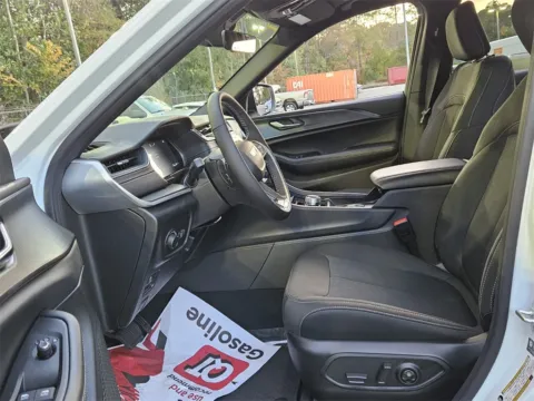 More photos of 2025 Jeep Grand Cherokee L Laredo at ALM CDJR Macon, GA