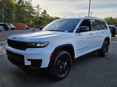 Another view of 2025 Jeep Grand Cherokee L Altitude X for sale in Macon, GA at ALM CDJR Macon