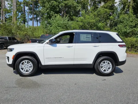More photos of 2025 Jeep Grand Cherokee Laredo at ALM CDJR Macon, GA