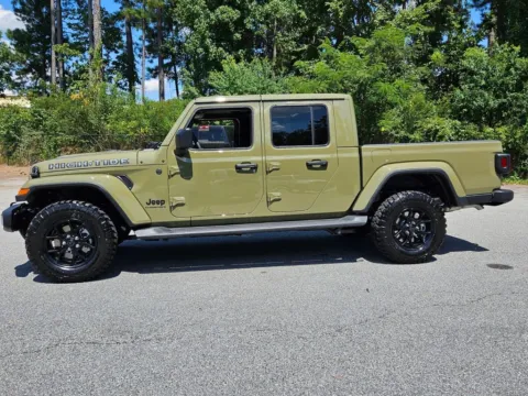 More photos of 2025 Jeep Gladiator High Tide at ALM CDJR Macon, GA