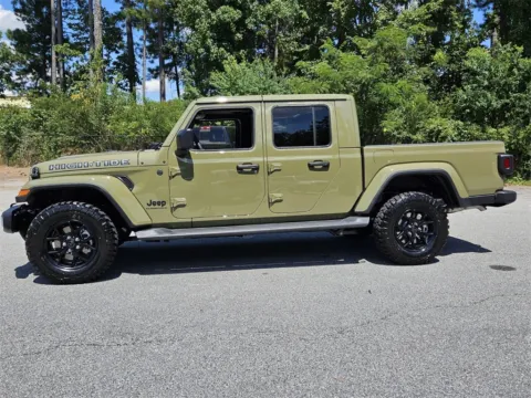 More photos of 2025 Jeep Gladiator High Tide at ALM CDJR Macon, GA